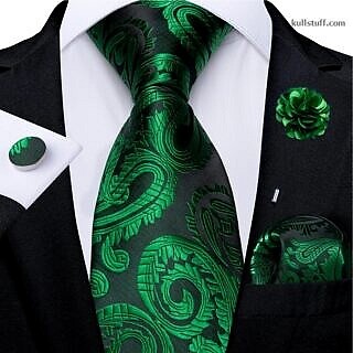 Luxury Black Green Paisley